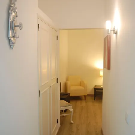 אורחן Suites Inn Lagos 3*