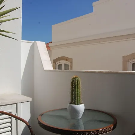 Suites Inn Lagos לאגוּ‏ש