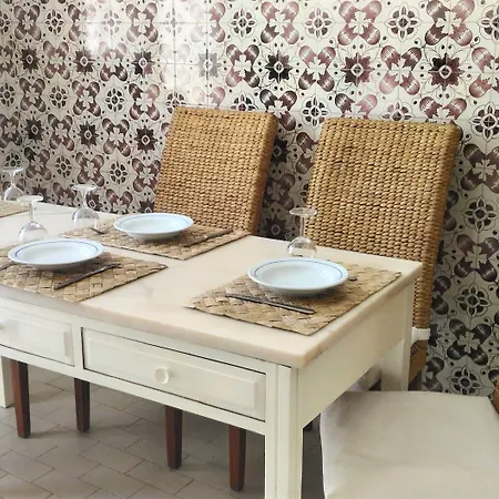 Suites Inn Lagos לאגוּ‏ש