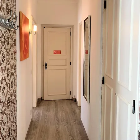 אורחן Suites Inn Lagos 3*