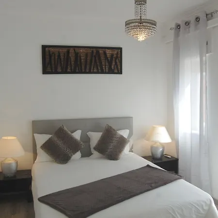 אורחן Suites Inn Lagos לאגוּ‏ש