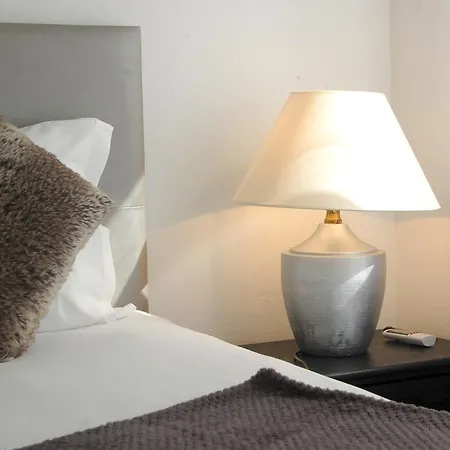 イン Suites Inn Lagos 3*