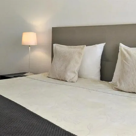 Suites Inn Lagos 3* לאגוּ‏ש