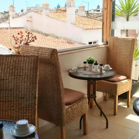 Suites Inn Lagos 宾馆